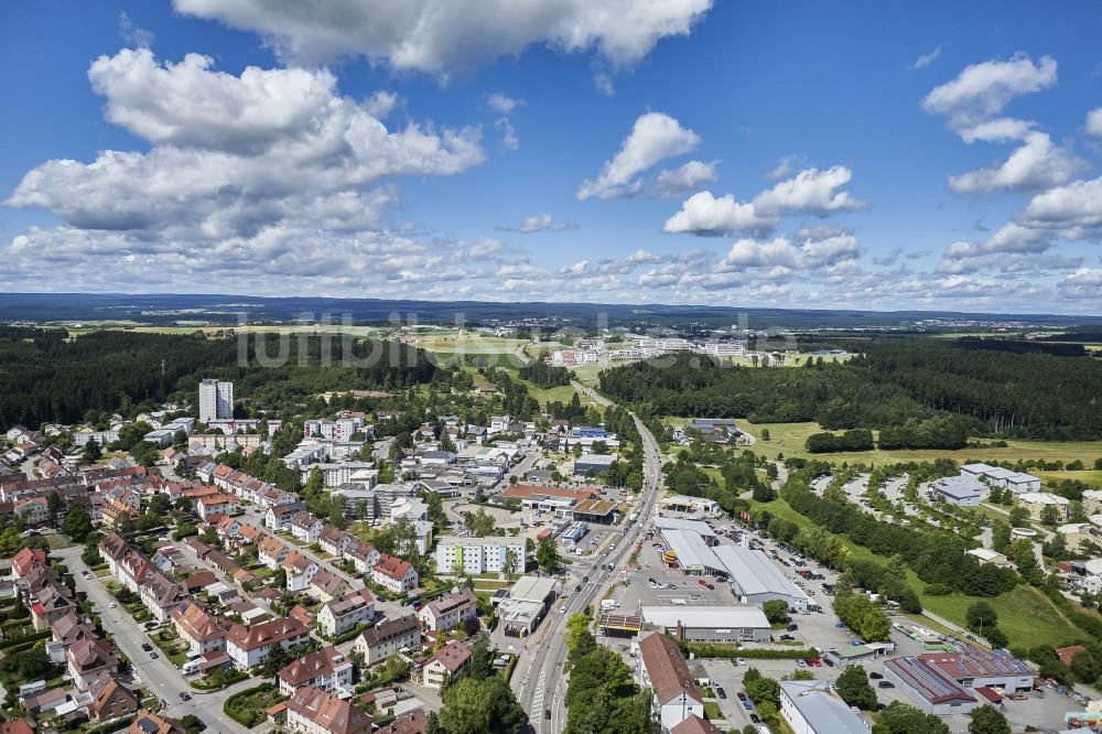 Luftaufnahme Villingen-Schwenningen - Stadtrand und Außenbezirks- Wohngebiete in Villingen-Schwenningen im Bundesland Baden-Württemberg, Deutschland
