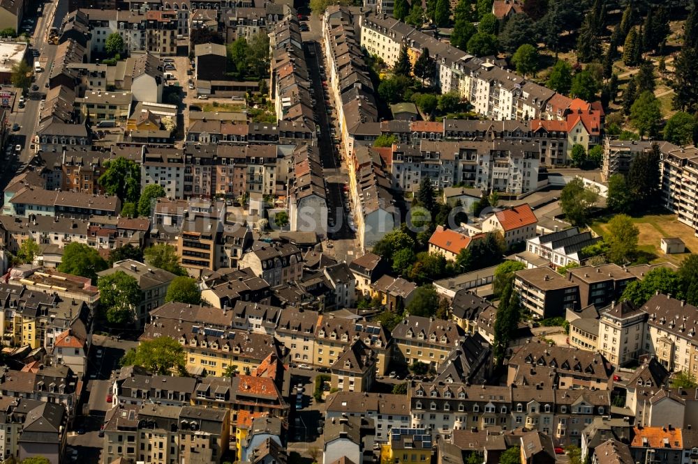 Luftaufnahme Wuppertal - Stadtrand und Außenbezirks- Wohngebiete Wichlinghausen an der Leonhardstraße in Wuppertal im Bundesland Nordrhein-Westfalen, Deutschland