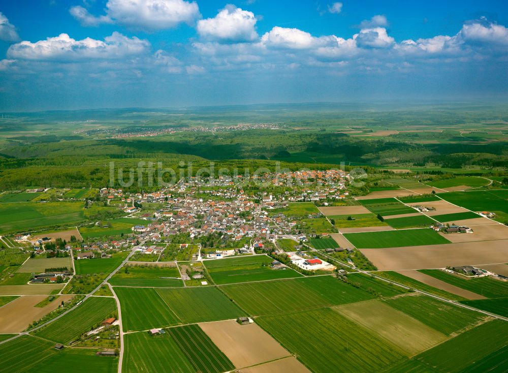 Luftbild Altheim (Alb) - Stadtrand mit landwirtschaftlichen Feldern in Altheim (Alb) im Bundesland Baden-Württemberg, Deutschland