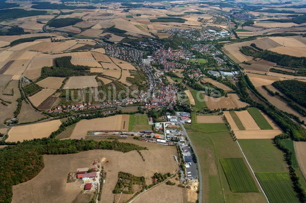 Luftaufnahme Arnstein - Stadtrand mit landwirtschaftlichen Feldern in Arnstein im Bundesland Bayern, Deutschland