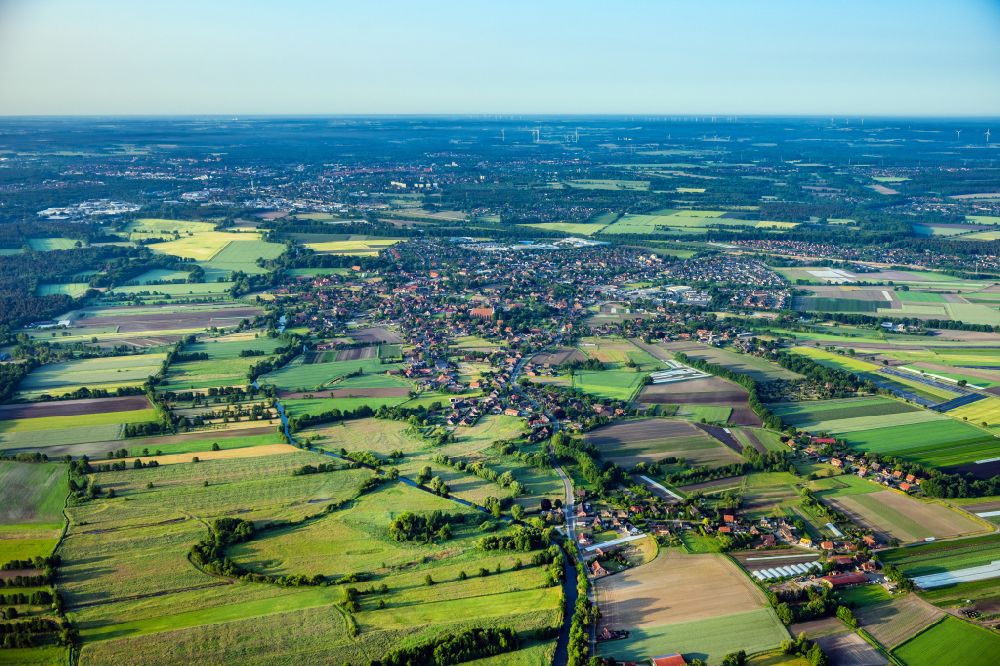 Luftaufnahme Bardowick - Stadtrand mit landwirtschaftlichen Feldern in Bardowick im Bundesland Niedersachsen, Deutschland