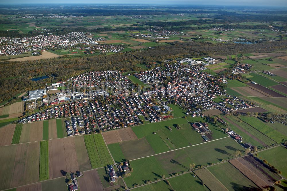 Dietenheim von oben - Stadtrand mit landwirtschaftlichen Feldern in Dietenheim im Bundesland Baden-Württemberg, Deutschland