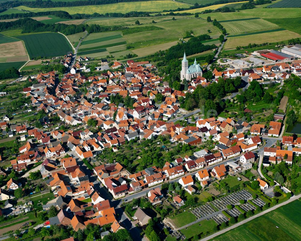 Luftaufnahme Effelder - Stadtrand mit landwirtschaftlichen Feldern in Effelder im Bundesland Thüringen, Deutschland