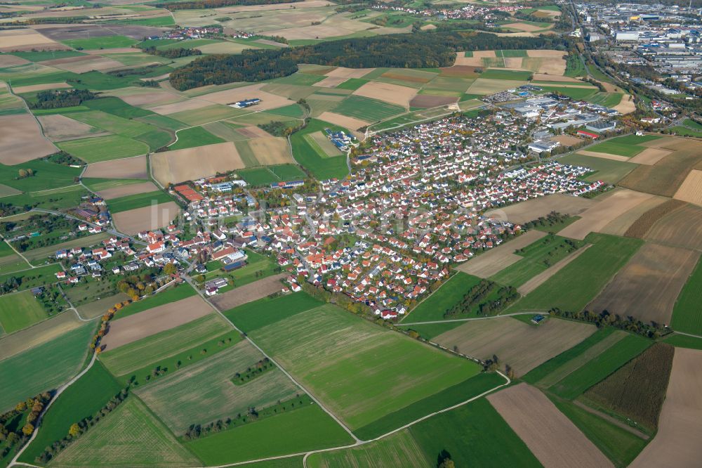 Einsingen aus der Vogelperspektive: Stadtrand mit landwirtschaftlichen Feldern in Einsingen im Bundesland Baden-Württemberg, Deutschland