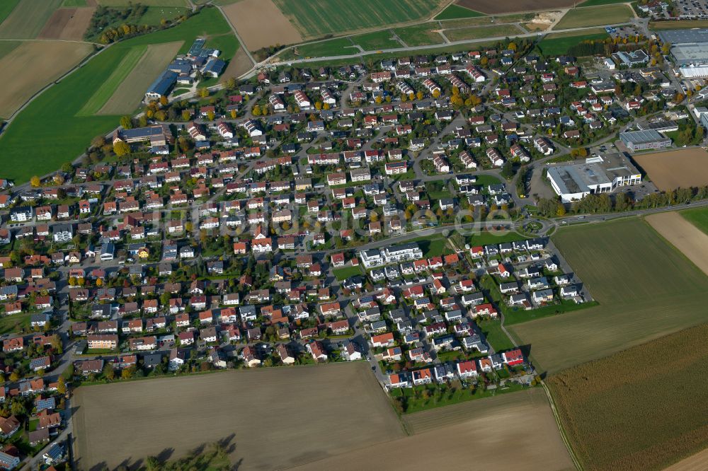 Luftaufnahme Einsingen - Stadtrand mit landwirtschaftlichen Feldern in Einsingen im Bundesland Baden-Württemberg, Deutschland