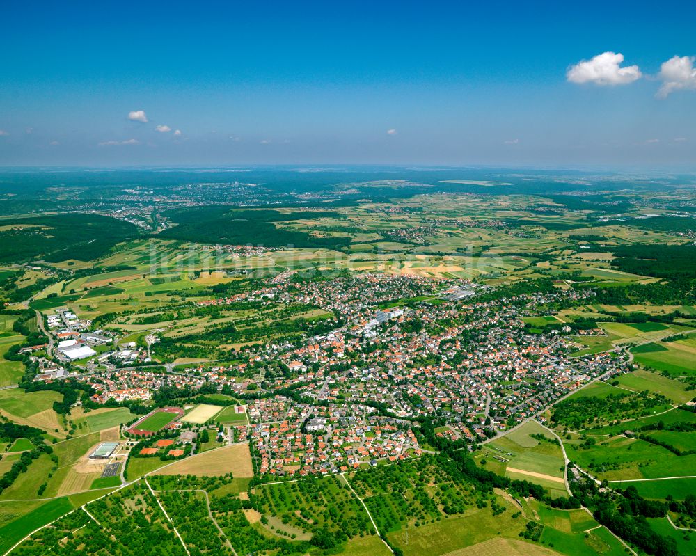 Luftaufnahme Gomaringen - Stadtrand mit landwirtschaftlichen Feldern in Gomaringen im Bundesland Baden-Württemberg, Deutschland