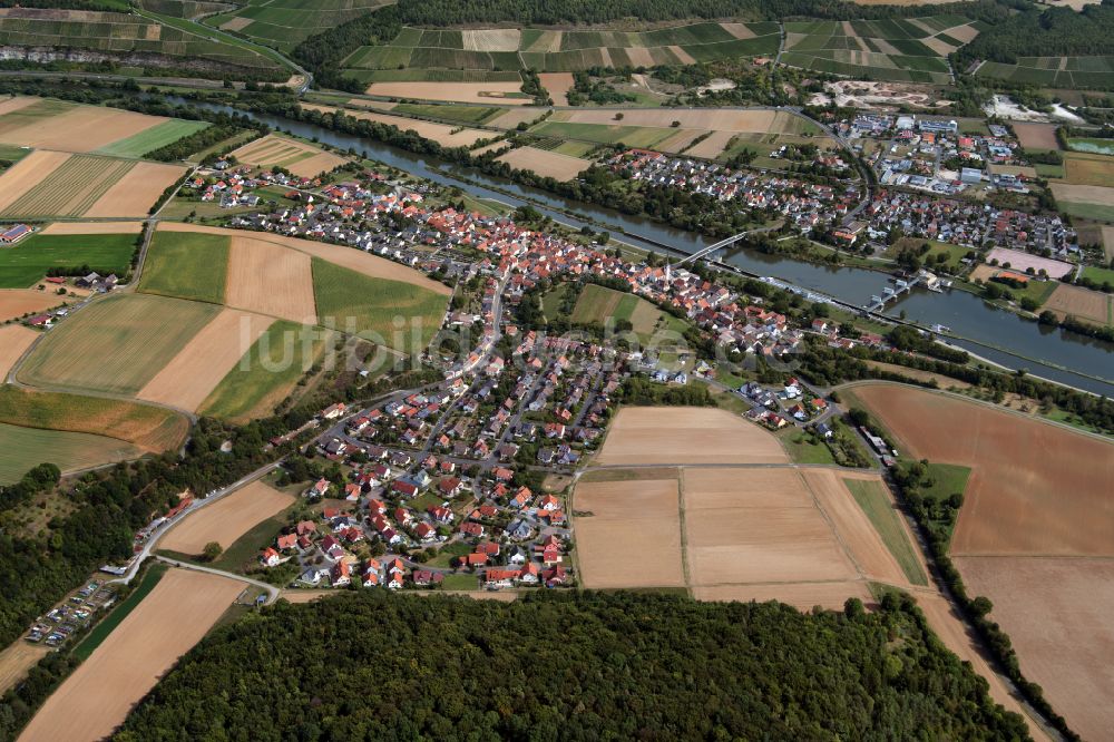 Himmelstadt von oben - Stadtrand mit landwirtschaftlichen Feldern in Himmelstadt im Bundesland Bayern, Deutschland