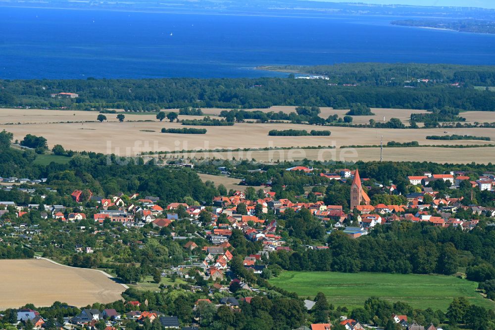 Luftbild Klütz - Stadtrand mit landwirtschaftlichen Feldern in Klütz im Bundesland Mecklenburg-Vorpommern, Deutschland