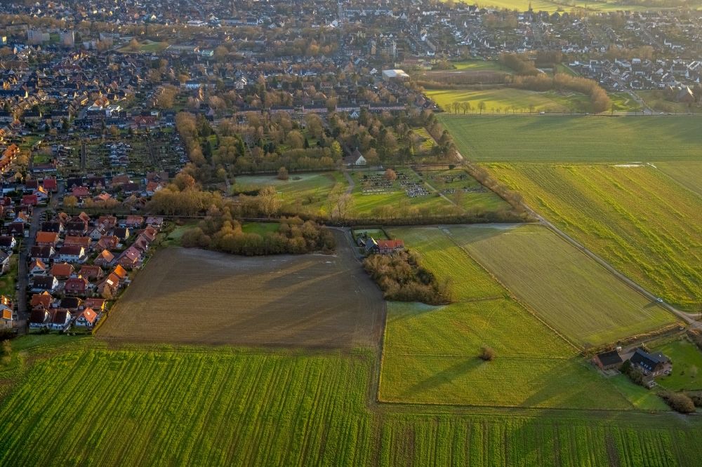 Hamm von oben - Stadtrand mit landwirtschaftlichen Feldern am Kämpe in Hamm im Bundesland Nordrhein-Westfalen, Deutschland