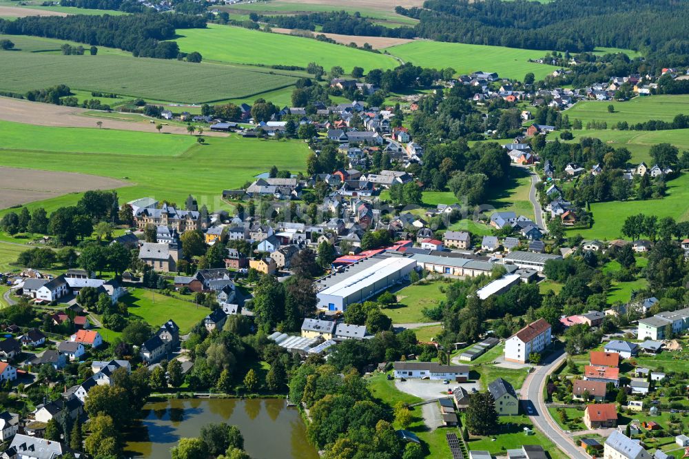 Luftbild Langenwetzendorf - Stadtrand mit landwirtschaftlichen Feldern in Langenwetzendorf im Bundesland Thüringen, Deutschland