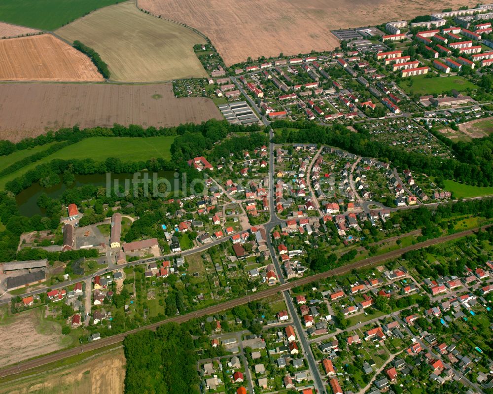 Luftaufnahme Riesa - Stadtrand mit landwirtschaftlichen Feldern in Riesa im Bundesland Sachsen, Deutschland