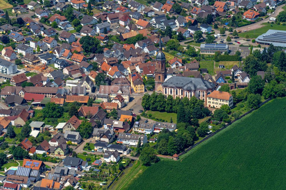Luftaufnahme Schuttern - Stadtrand mit landwirtschaftlichen Feldern in Schuttern im Bundesland Baden-Württemberg, Deutschland