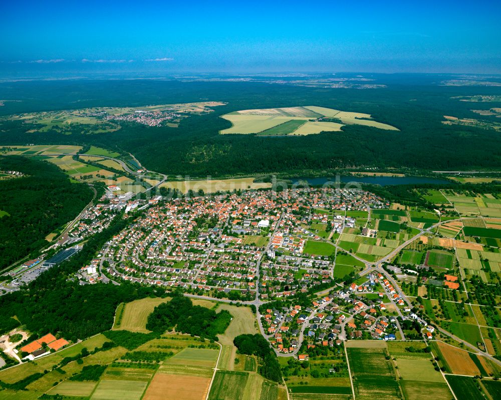 Sickenhausen aus der Vogelperspektive: Stadtrand mit landwirtschaftlichen Feldern in Sickenhausen im Bundesland Baden-Württemberg, Deutschland