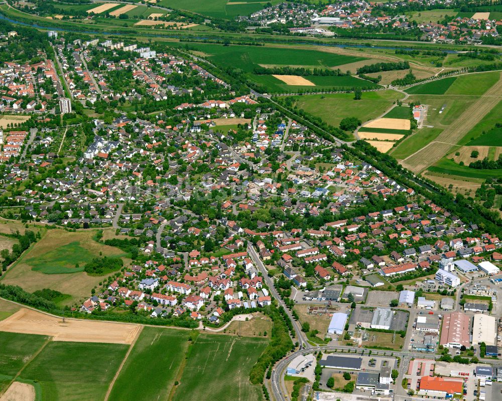 Luftaufnahme Sundheim - Stadtrand mit landwirtschaftlichen Feldern in Sundheim im Bundesland Baden-Württemberg, Deutschland