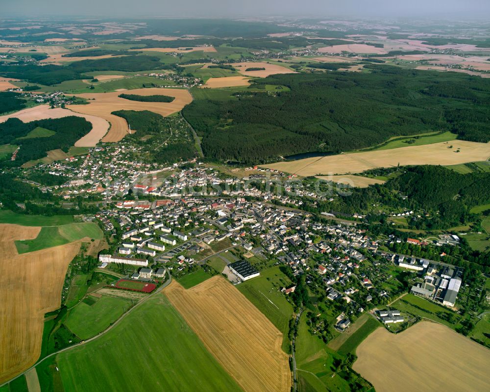 Luftbild Triebes - Stadtrand mit landwirtschaftlichen Feldern in Triebes im Bundesland Thüringen, Deutschland