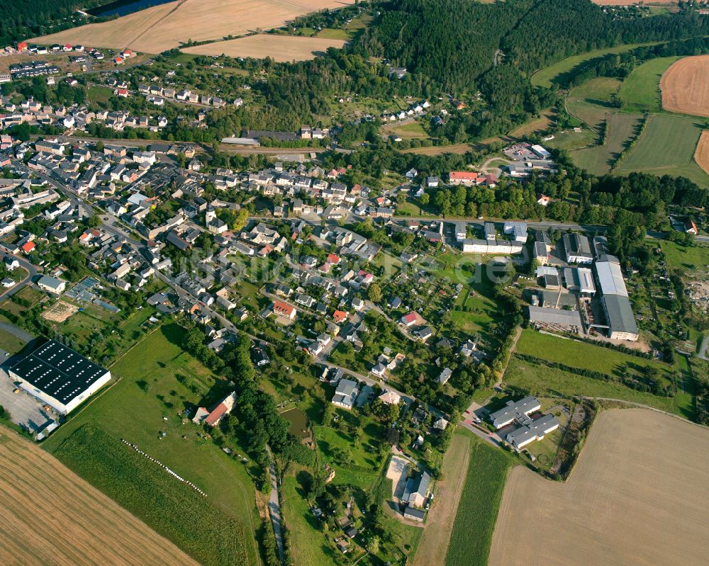 Luftaufnahme Triebes - Stadtrand mit landwirtschaftlichen Feldern in Triebes im Bundesland Thüringen, Deutschland