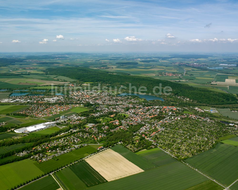Vienenburg aus der Vogelperspektive: Stadtrand mit landwirtschaftlichen Feldern in Vienenburg im Bundesland Niedersachsen, Deutschland