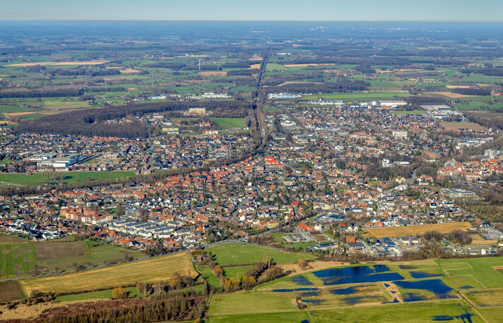 Werne aus der Vogelperspektive: Stadtrand mit landwirtschaftlichen Feldern in Werne im Bundesland Nordrhein-Westfalen, Deutschland
