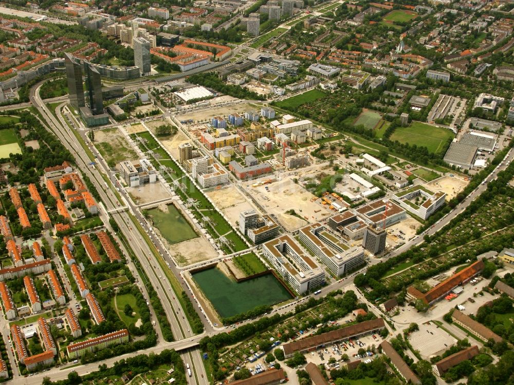 Luftbild München - Stadtteil- Ansicht der Parkstadt mit Highlight Towers im Stadtgebiet in München im Bundesland Bayern, Deutschland