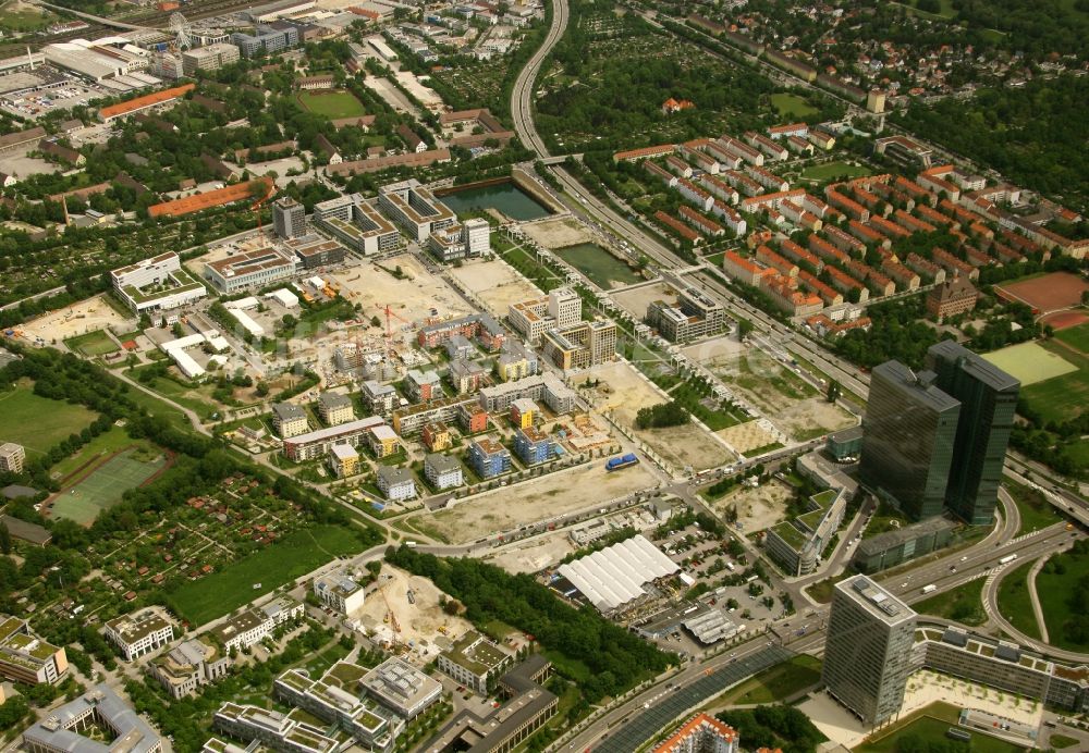 Luftbild München - Stadtteil- Ansicht der Parkstadt mit Highlight Towers im Stadtgebiet in München im Bundesland Bayern, Deutschland