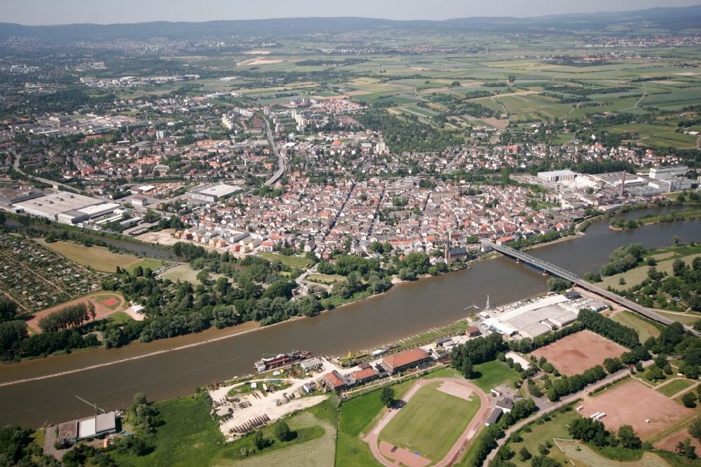 Luftbild Wiesbaden - Stadtteil Mainz-Kostheim am Ufer des Rhein in Wiesbaden im Bundesland Hessen