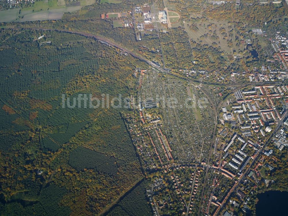 Potsdam aus der Vogelperspektive: Stadtteil Potsdam West und angrenzende Bewaldung im Stadtgebiet in Potsdam im Bundesland Brandenburg