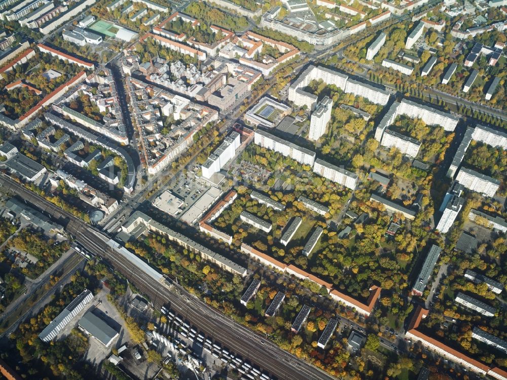 Luftbild Berlin - Stadtteil Prenzlauer Berg an den Wohngebieten der Greifswalder Straße - Storkower Straße im Stadtgebiet in Berlin