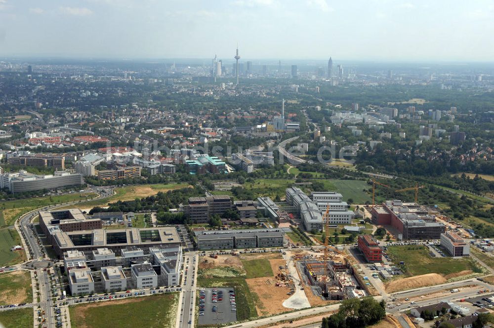 FRANKFURT / Main von oben - Stadtteil Riedberg und Zentrum von Frankfurt am Main