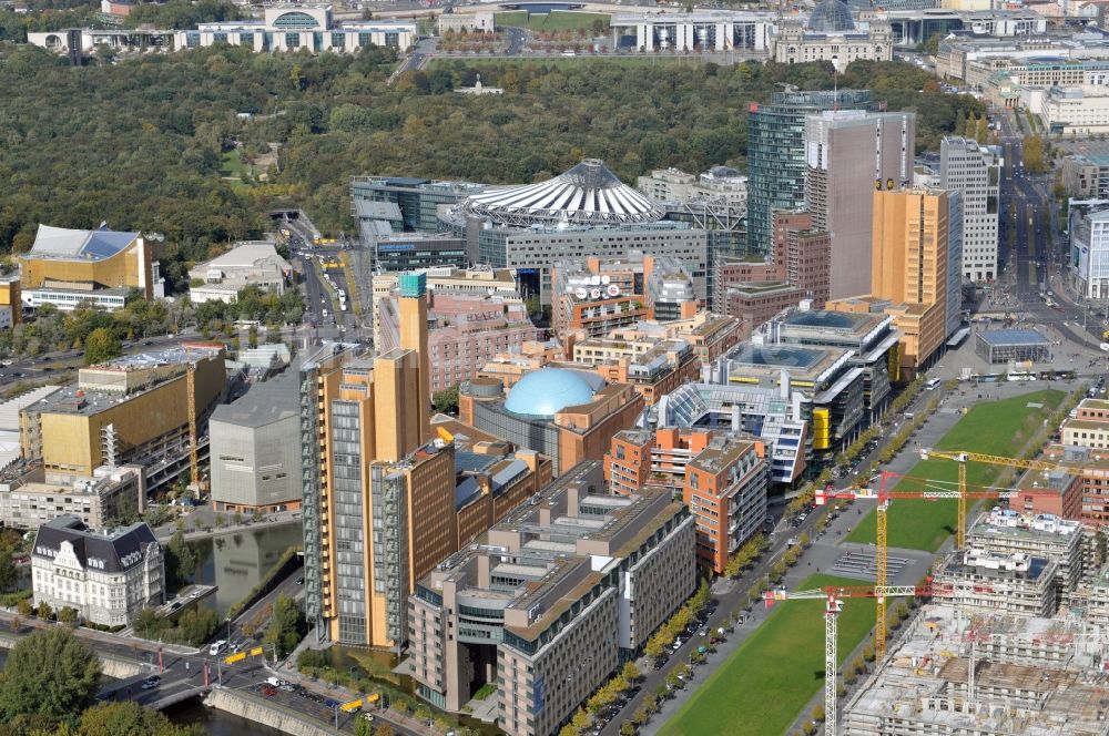 Berlin von oben - Stadtteilanicht Potsdamer Platz mit den Park Kolonaden in Berlin Mitte Tiergarten