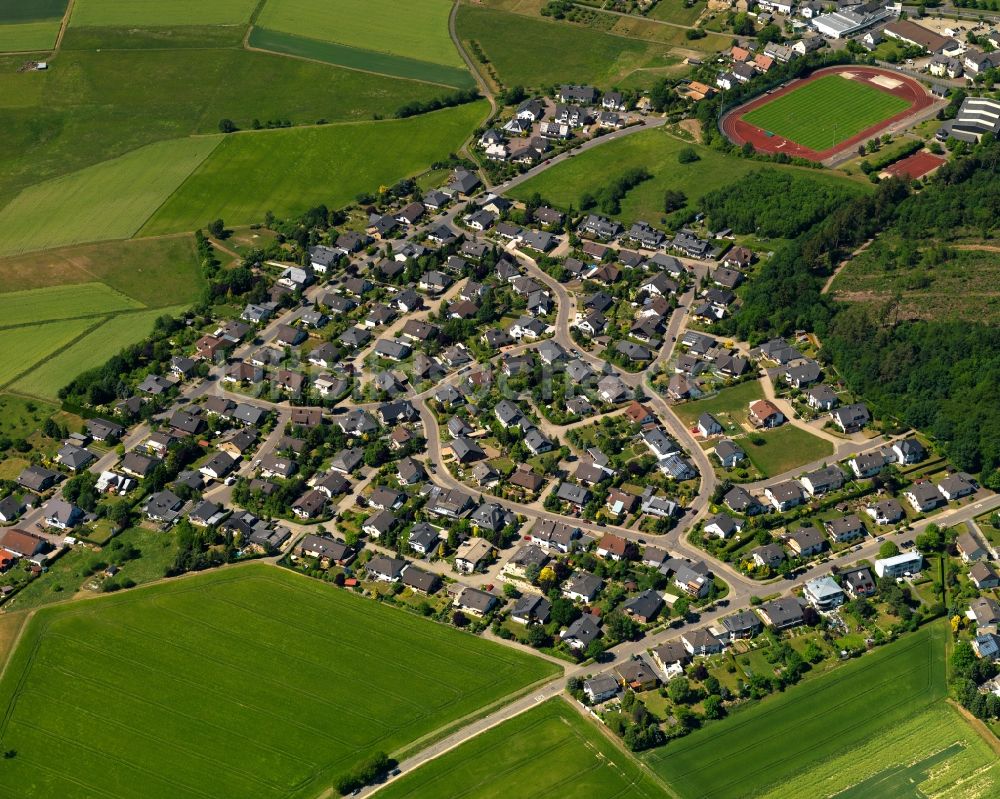 Luftaufnahme Emmelshausen - Stadtteilansicht von Basselscheid im Südwesten von Emmelshausen im Bundesland Rheinland-Pfalz
