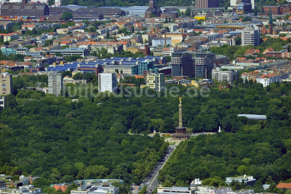 Luftbild Berlin - Stadtteilansicht auf den Berliner Tiergarten mit dem Kreisverkehr an der Siegessäule und dem Spreebogen in Moabit von Berlin