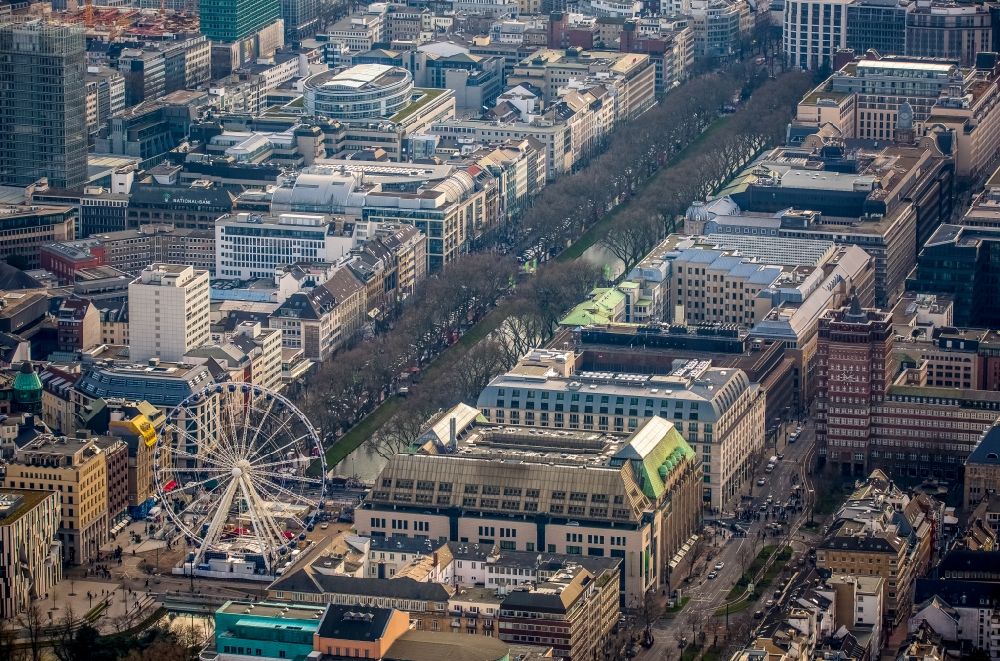Luftaufnahme Düsseldorf - Stadtteilansicht der Königsallee und Riesenrad am Corneliusplatz in Düsseldorf im Bundesland Nordrhein-Westfalen