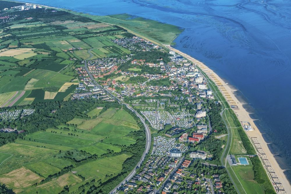Cuxhaven aus der Vogelperspektive: Stadtteilansicht der Kurviertel Döse an der Küste der Nordsee am Wattenmeer in Cuxhaven im Bundesland Niedersachsen
