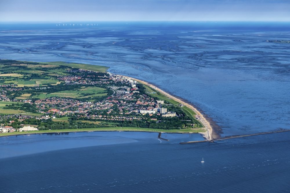 Luftbild Cuxhaven - Stadtteilansicht der Kurviertel Döse an der Küste der Nordsee am Wattenmeer in Cuxhaven im Bundesland Niedersachsen