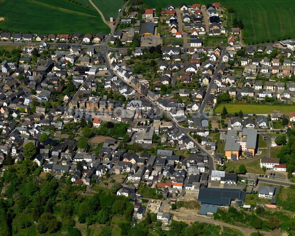 Mendig von oben - Stadtteilansicht von Obermendig in Mendig im Bundesland Rheinland-Pfalz