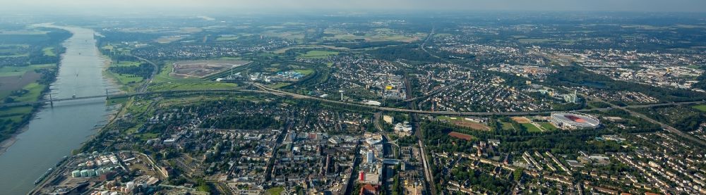 Luftbild Leverkusen - Stadtteilansicht der Stadtteil Wiesdorf und Rheindorf am Ufer des Flusses Rhein im Westen von Leverkusen im Bundesland Nordrhein-Westfalen