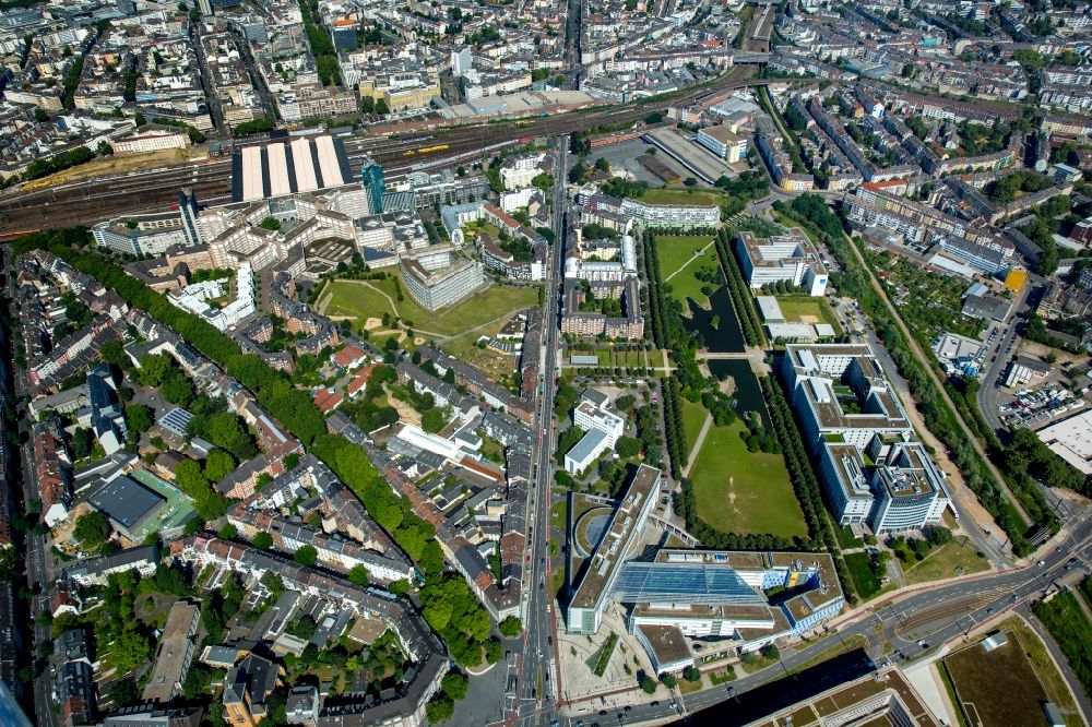 Luftbild Düsseldorf - Stadtteilansicht der Umgebung des IHZ (Internationales Handelszentrum) Bürgerpark in Düsseldorf im Bundesland Nordrhein-Westfalen