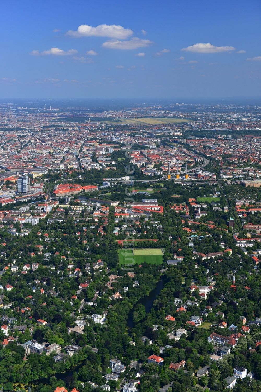 Berlin von oben - Stadtteilansicht der Wohngebiete Grunewald und Schmargendorf im Stadtbezirk Charlottenburg-Wilmersdorf von Berlin