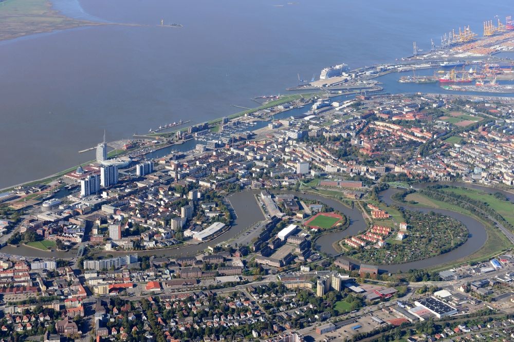 Bremerhaven von oben - Stadtteile Mitte, Lehe und Stadtbremisches Überseehafengebiet im Stadtgebiet in Bremerhaven im Bundesland Bremen