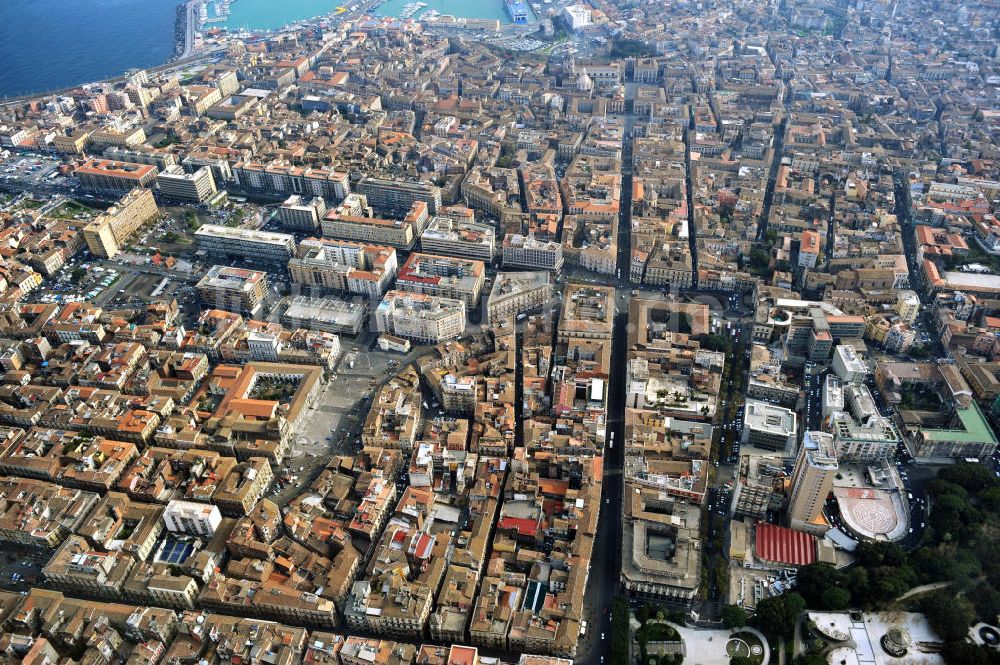 Luftaufnahme Catania Sizilien - Stadtzenrum Catania auf Sizilien in Italien
