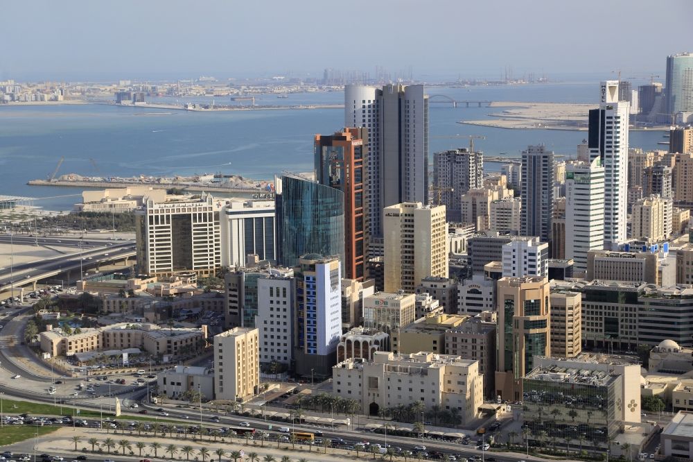 Manama von oben - Stadtzentrum im Bereich Diplomatic Area mit der Skyline in Manama in Capital Governorate, Bahrain