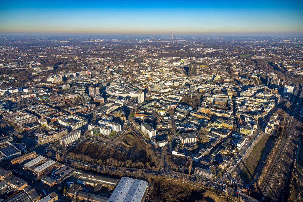 Luftaufnahme Essen - Stadtzentrum in der Innenstadt in Essen im Bundesland Nordrhein-Westfalen, Deutschland