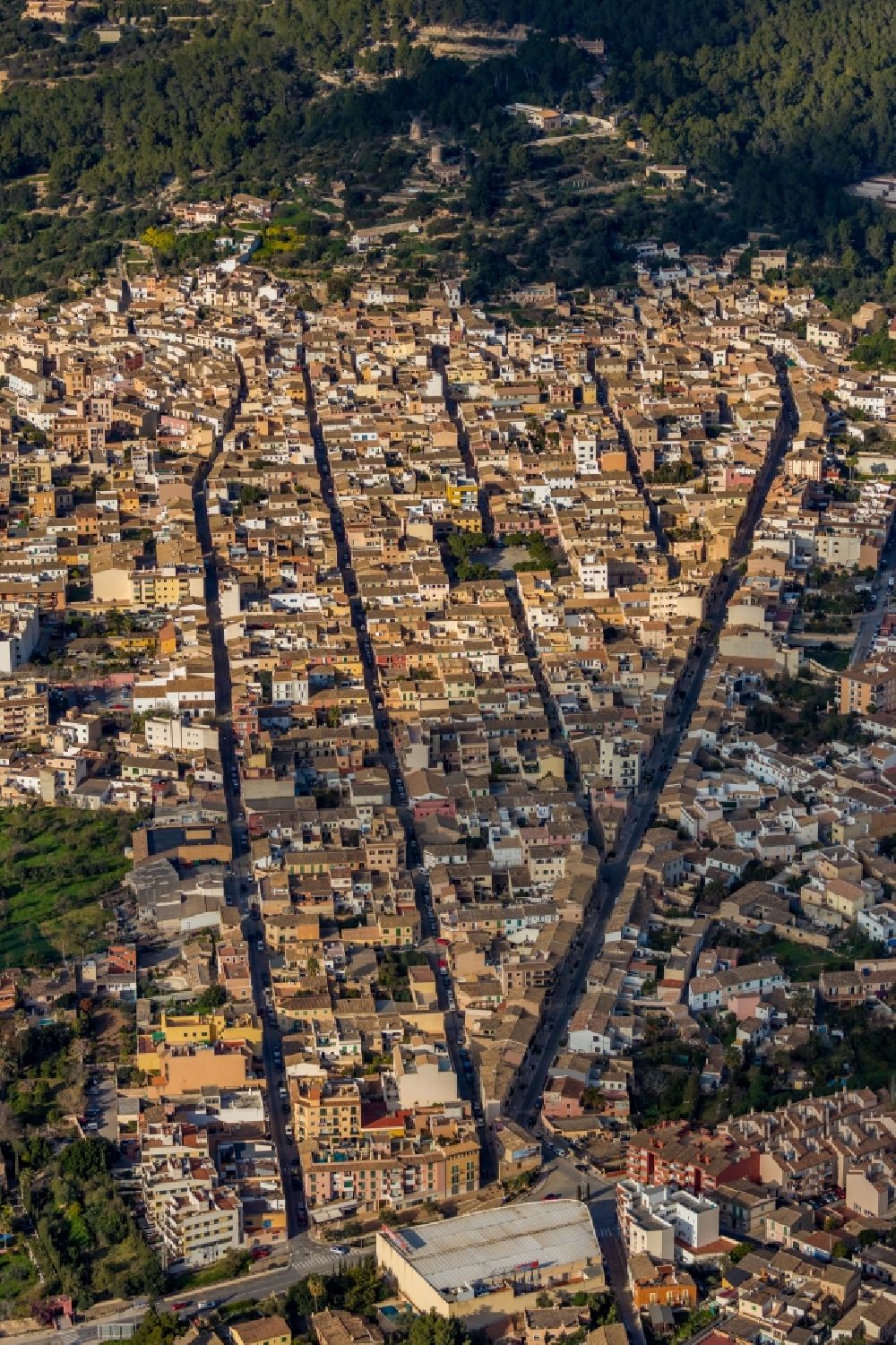 Luftbild Andratx - Stadtzentrum im Innenstadtbereich in Andratx in Balearische Insel Mallorca, Spanien