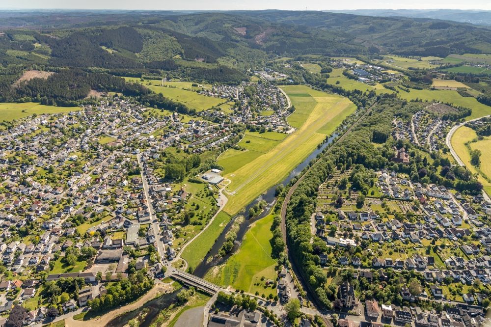 Luftaufnahme Arnsberg - Stadtzentrum im Innenstadtbereich in Arnsberg im Bundesland Nordrhein-Westfalen, Deutschland