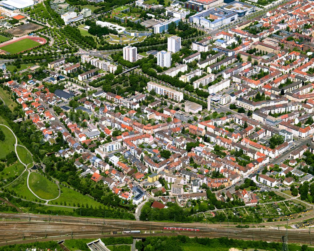 Luftaufnahme Beiertheim - Bulach - Stadtzentrum im Innenstadtbereich in Beiertheim - Bulach im Bundesland Baden-Württemberg, Deutschland