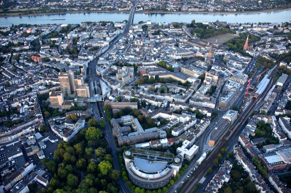 Bonn aus der Vogelperspektive: Stadtzentrum im Innenstadtbereich in Bonn im Bundesland Nordrhein-Westfalen, Deutschland
