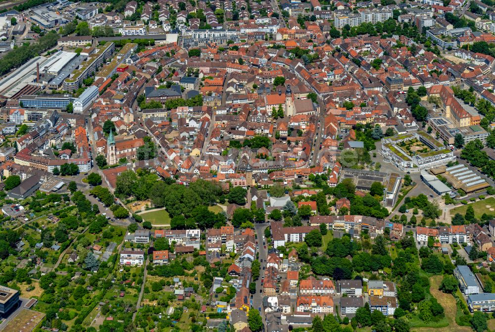 Luftaufnahme Durlach - Stadtzentrum im Innenstadtbereich in Durlach Karlsruhe im Bundesland Baden-Württemberg, Deutschland