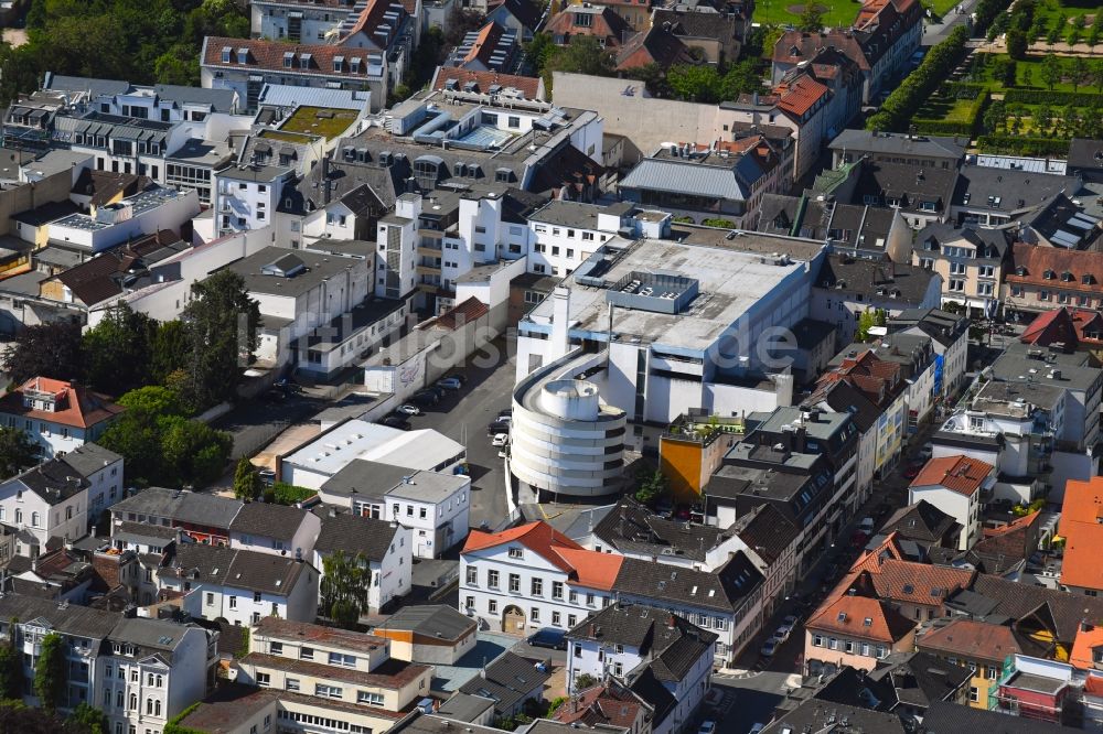 Luftbild Bad Homburg vor der Höhe - Stadtzentrum im Innenstadtbereich an der Elisabethstraße in Bad Homburg vor der Höhe im Bundesland Hessen, Deutschland