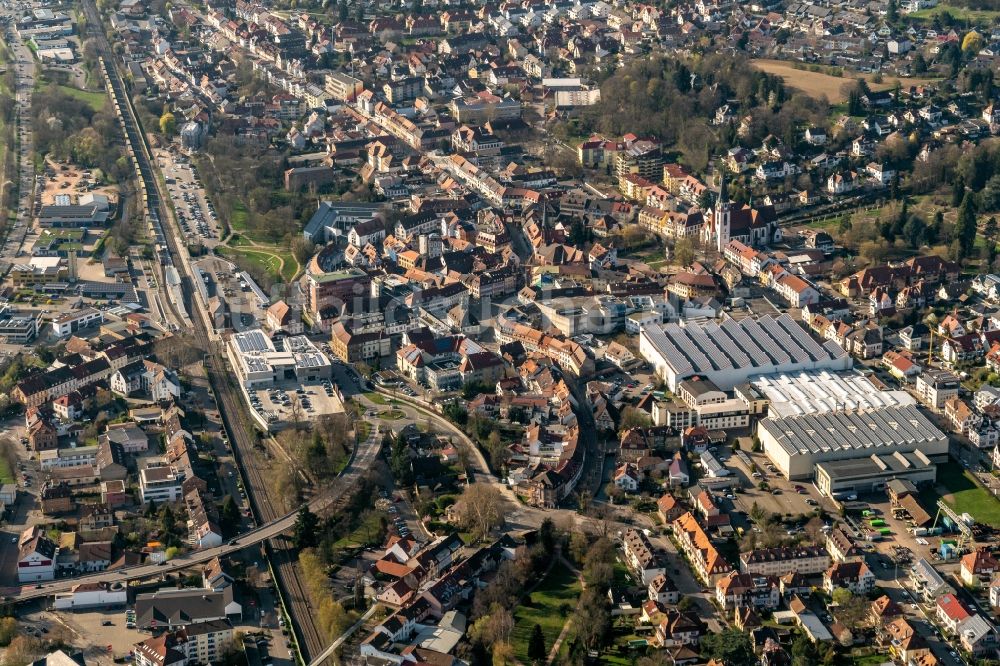 Luftaufnahme Emmendingen - Stadtzentrum im Innenstadtbereich von Emmendingen im Bundesland Baden-Württemberg, Deutschland