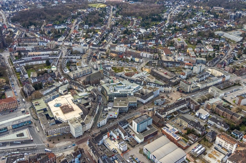 Luftaufnahme Bottrop - Stadtzentrum im Innenstadtbereich entlang der Hansastraße - Adolf-Kolping-Straße im Ortsteil Stadtmitte in Bottrop im Bundesland Nordrhein-Westfalen, Deutschland